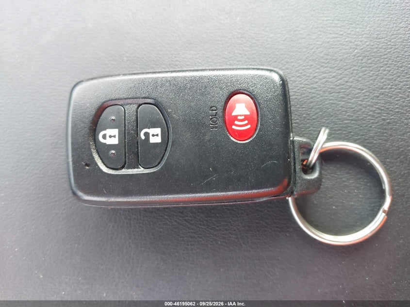 TOYOTA PRIUS V - zdjęcie 11