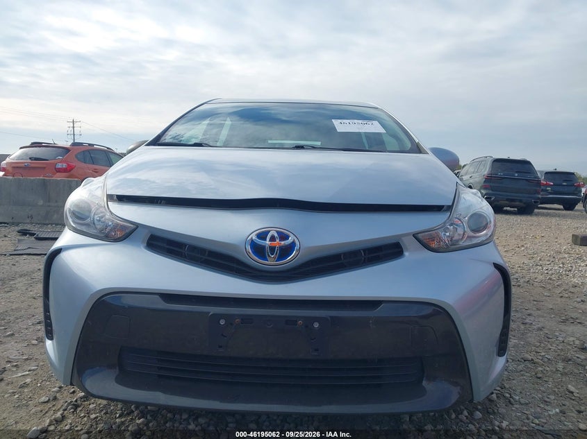 TOYOTA PRIUS V - zdjęcie 12