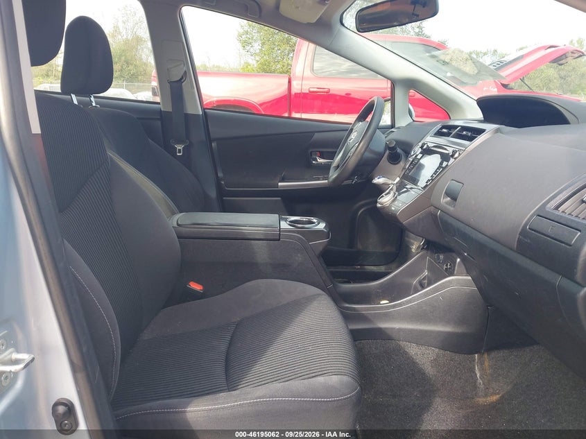TOYOTA PRIUS V - zdjęcie 5