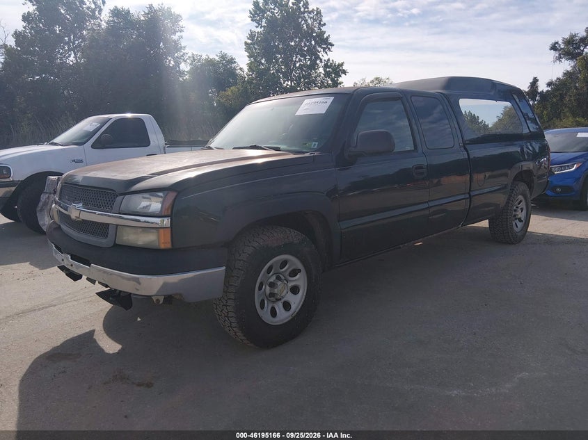2005 Chevrolet Silverado, Normal Wear & Tear, IAAI, VIN 1GCEK19T45E253383 — photo 2