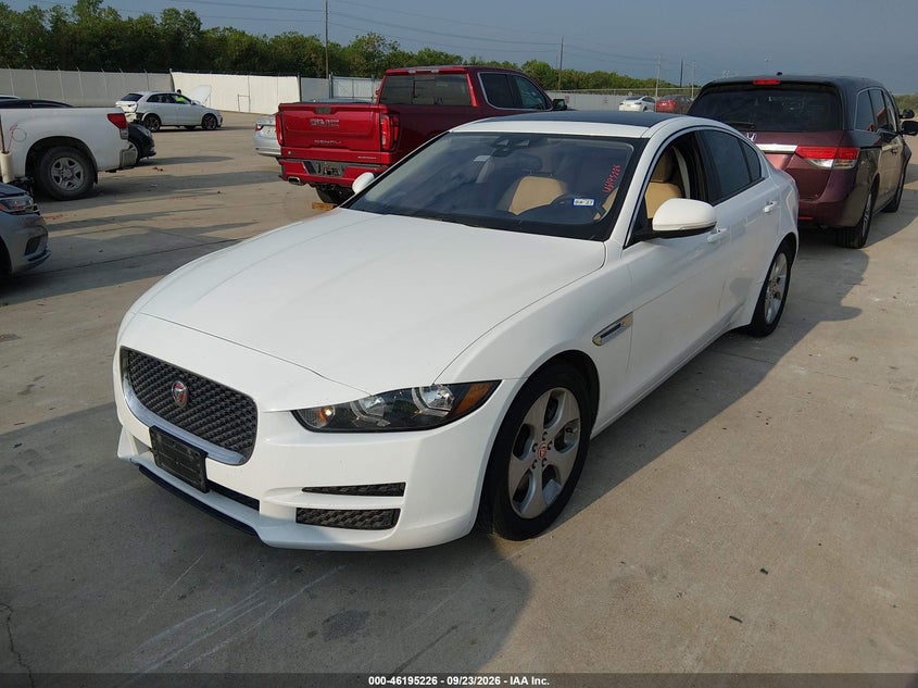 Vin: sajar4fx9jcp27838, lot: 46695109, jaguar xe 25t 20182