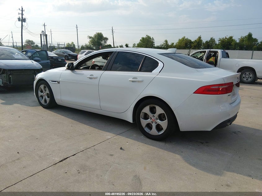 Vin: sajar4fx9jcp27838, lot: 46695109, jaguar xe 25t 20183