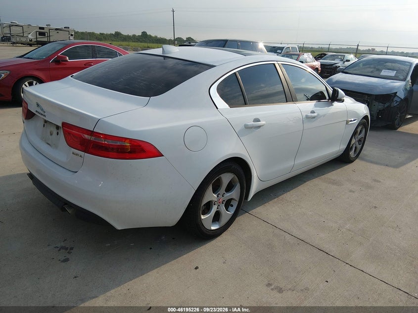 Vin: sajar4fx9jcp27838, lot: 46695109, jaguar xe 25t 20184