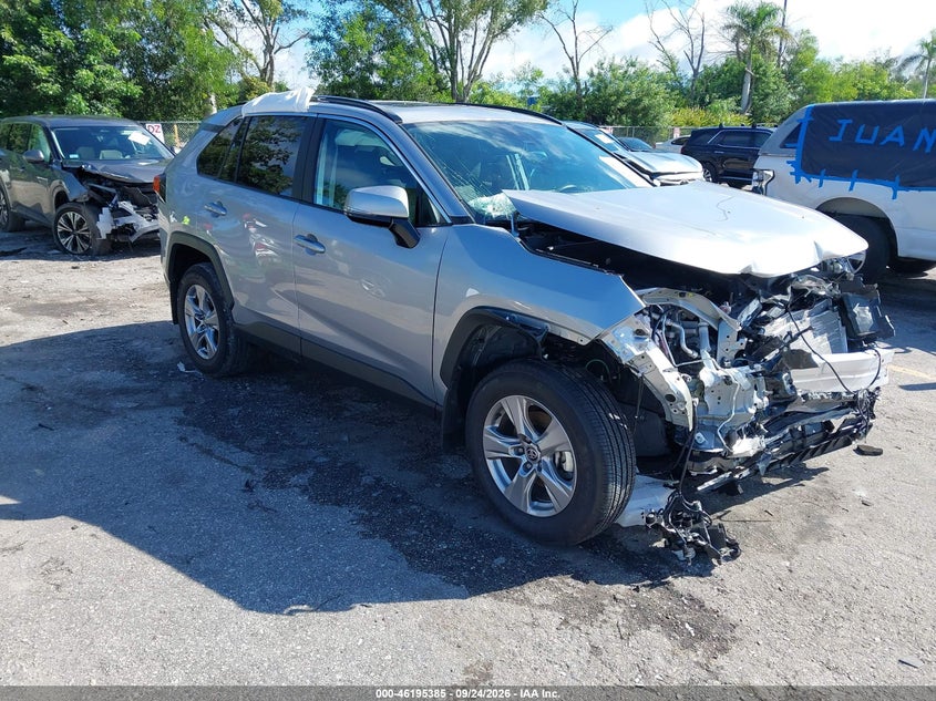 TOYOTA RAV4 - zdjęcie 1