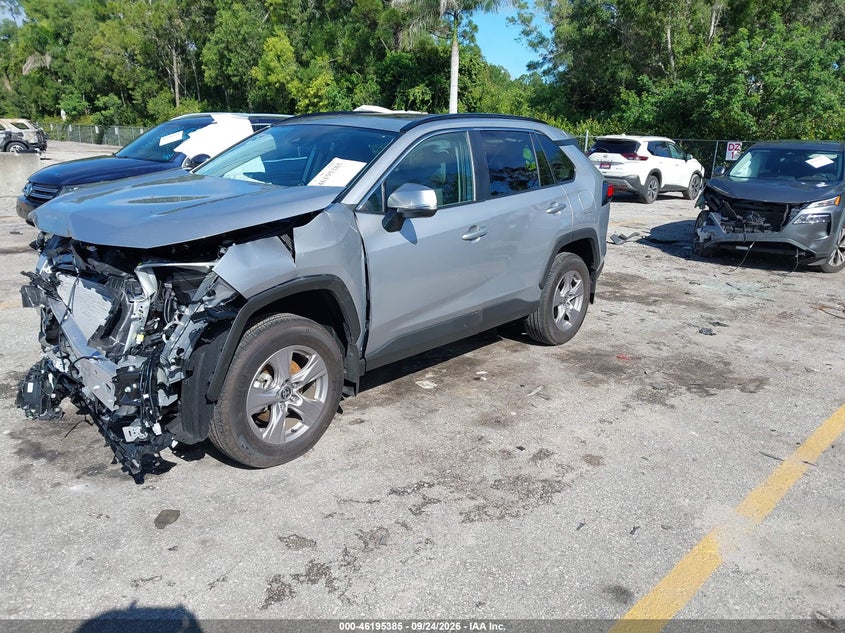 TOYOTA RAV4 - zdjęcie 2