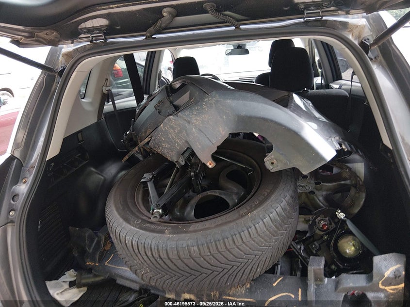 TOYOTA RAV4 - zdjęcie 12