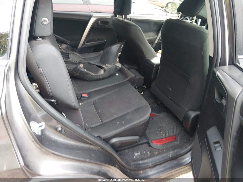 TOYOTA RAV4 - zdjęcie 8