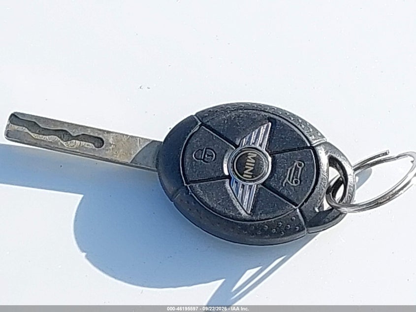 2006 MINI COOPER S · Фото 11
