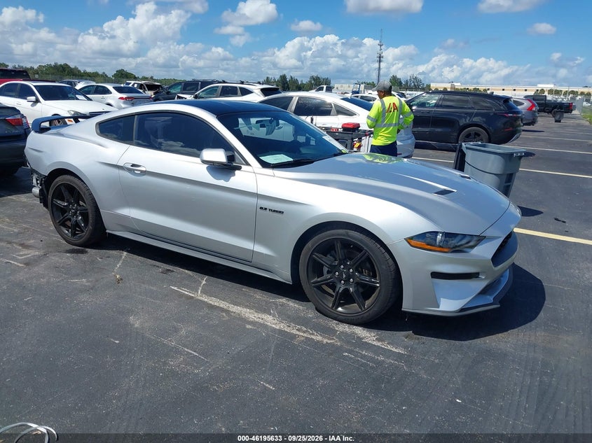 FORD MUSTANG - zdjęcie 1