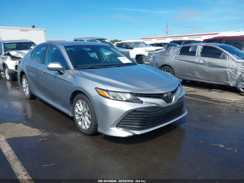 TOYOTA CAMRY - zdjęcie 1