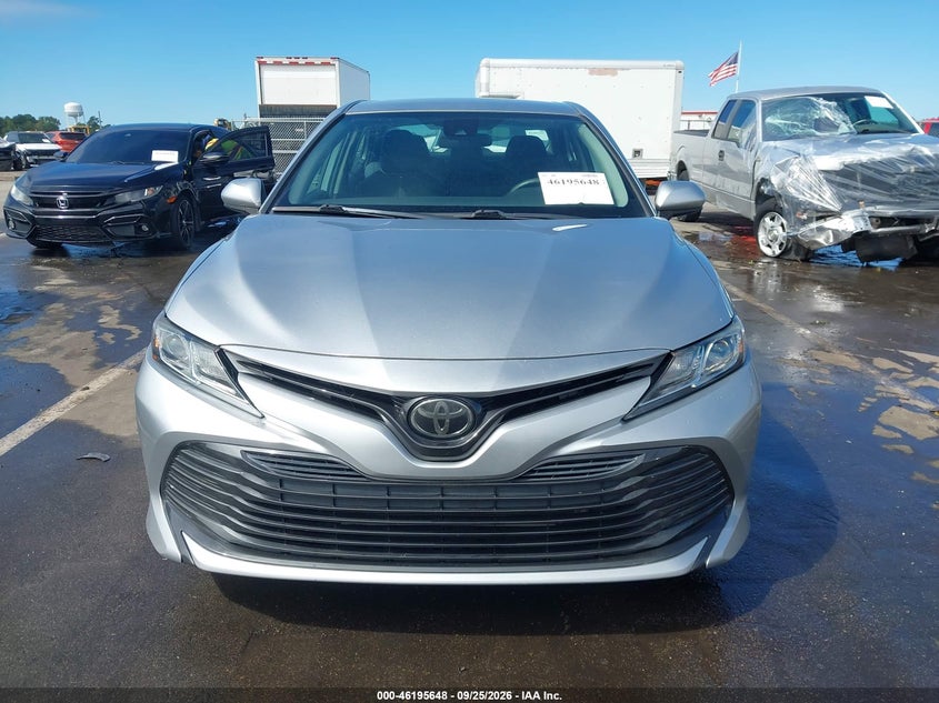 TOYOTA CAMRY - zdjęcie 12