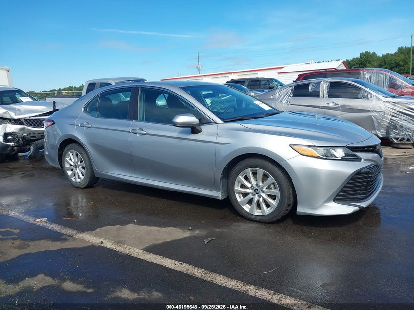 TOYOTA CAMRY - zdjęcie 13