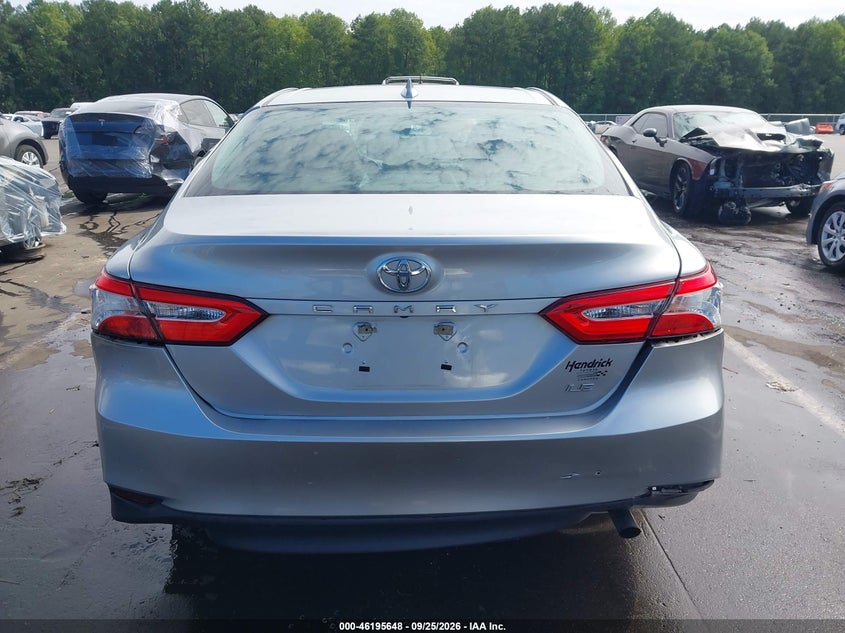 TOYOTA CAMRY - zdjęcie 16
