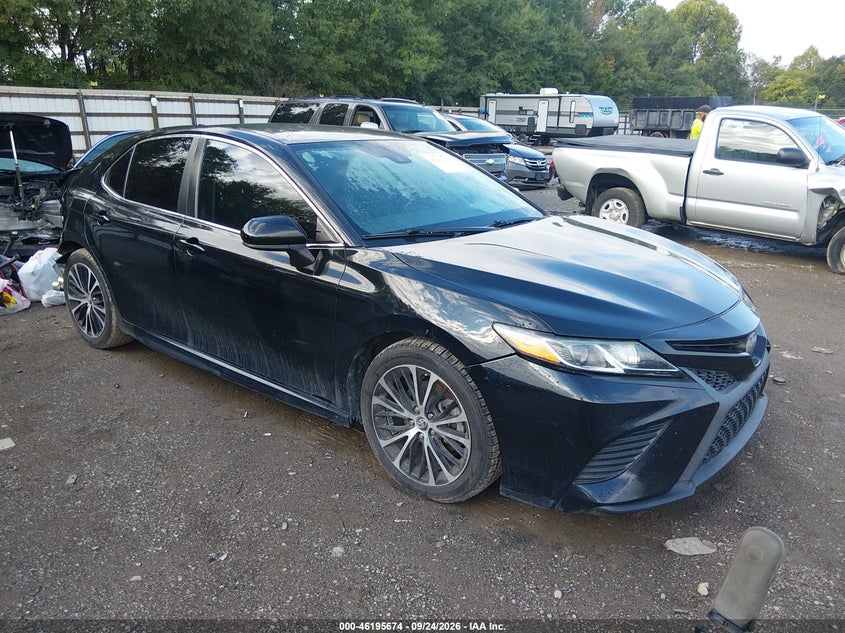 TOYOTA CAMRY - zdjęcie 1