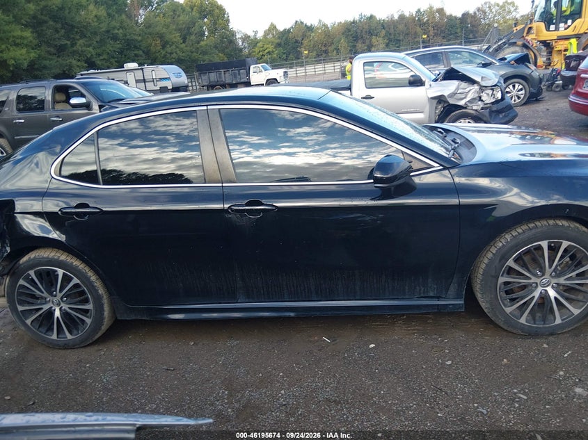 TOYOTA CAMRY - zdjęcie 13
