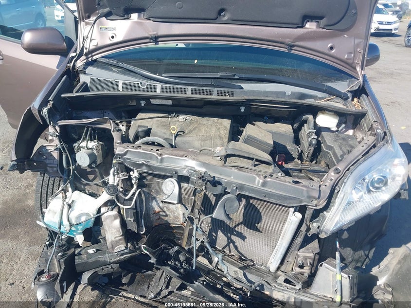 Toyota Sienna - фото 10