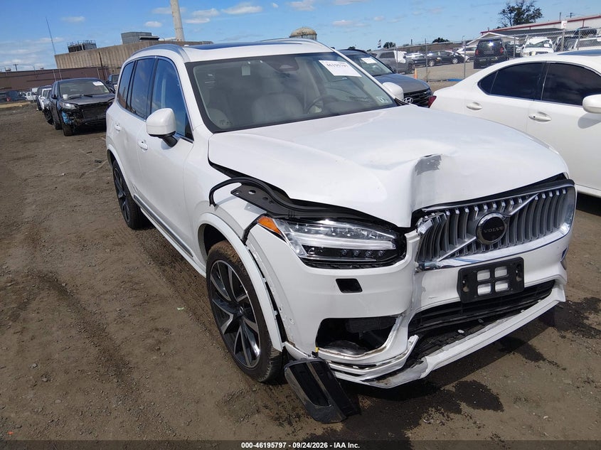 Vin: yv4l12pn6p1985848, lot: 46695681, volvo xc90 b5 plus 2023 img_1