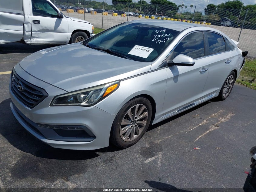 2015 Hyundai Sonata Sport, Удар сзади, IAAI, VIN 5NPE34AF7FH202000 — фото 2