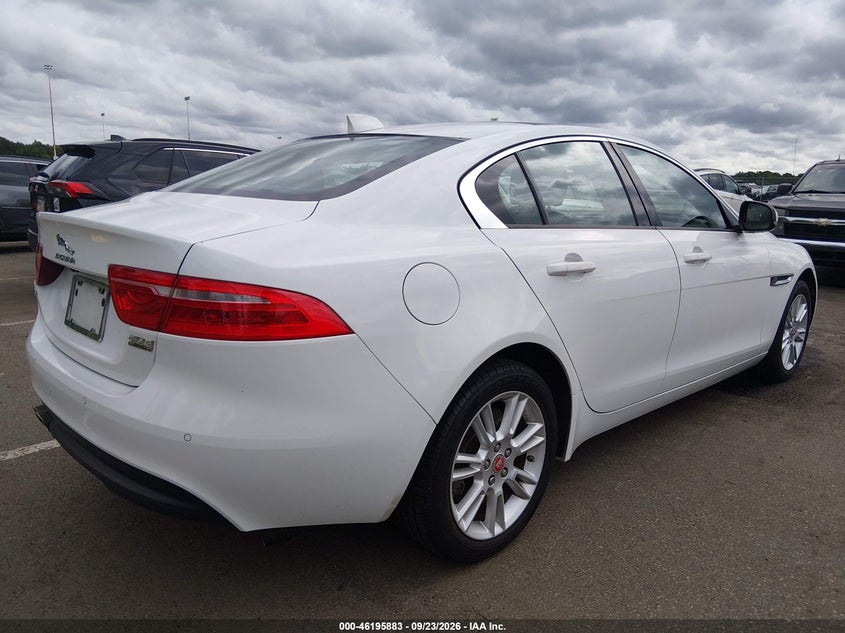 Vin: sajaj4fn1jcp24969, lot: 46695767, jaguar xe 20d premium 20184