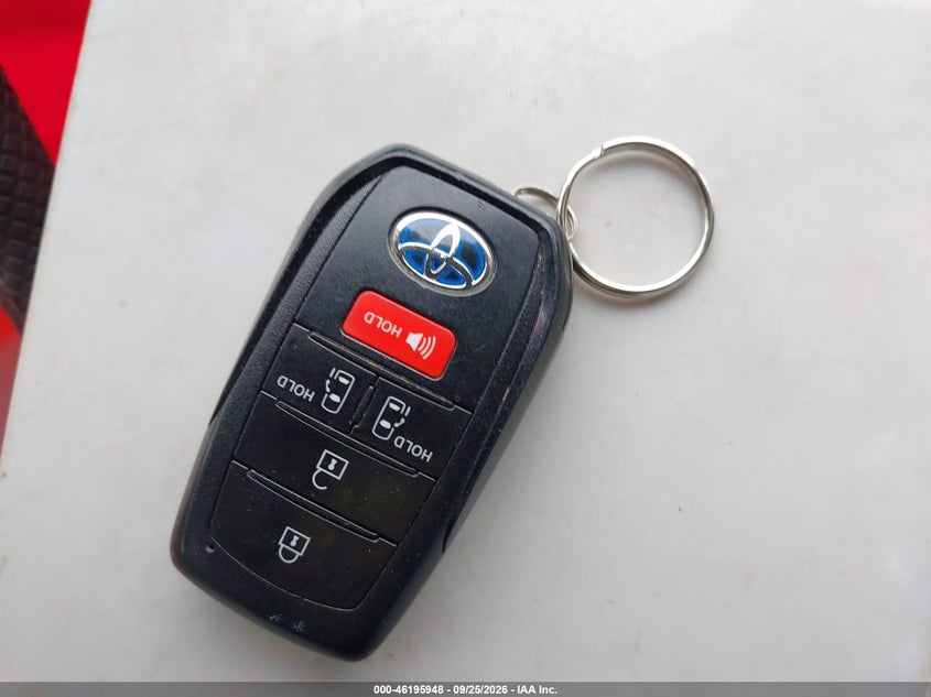 TOYOTA SIENNA - zdjęcie 11