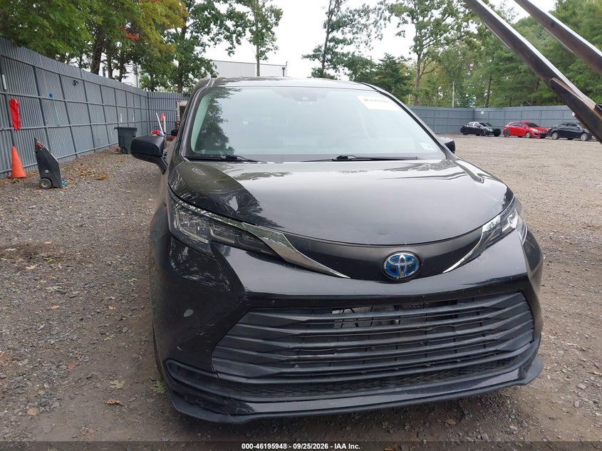 TOYOTA SIENNA - zdjęcie 12