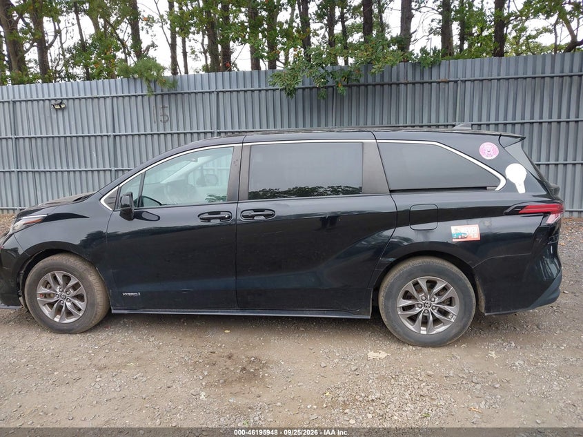 TOYOTA SIENNA - zdjęcie 14