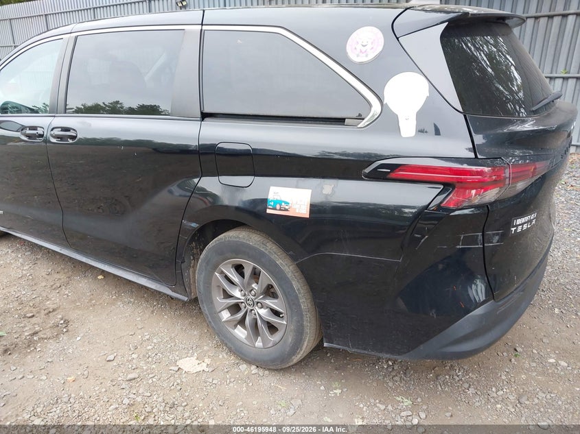 TOYOTA SIENNA - zdjęcie 6