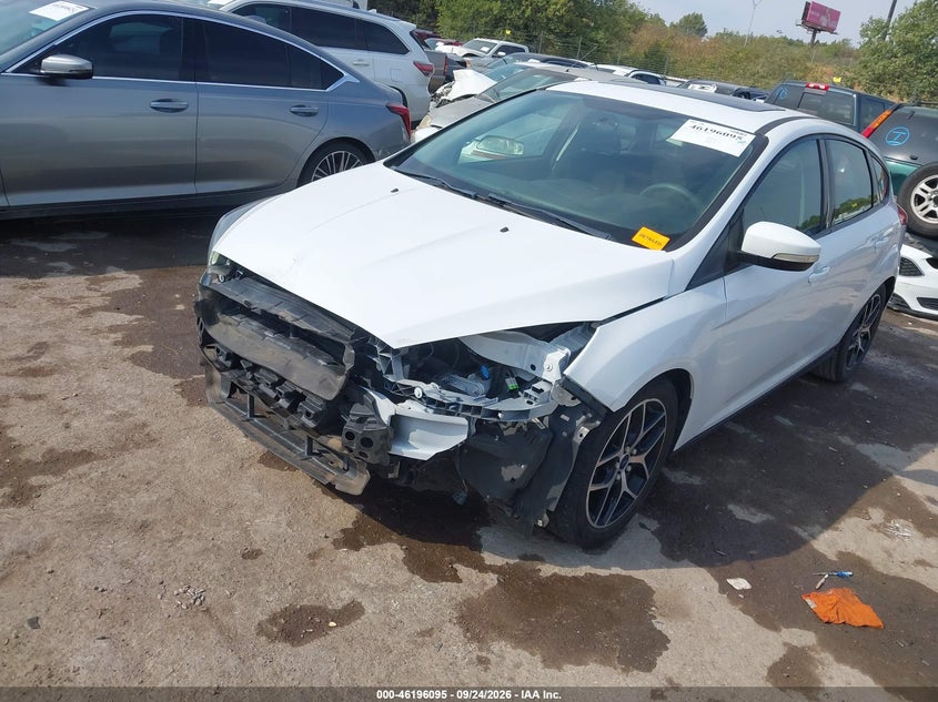Vin: 1fadp3m22jl294601, lot: 46695979, ford focus sel 20182