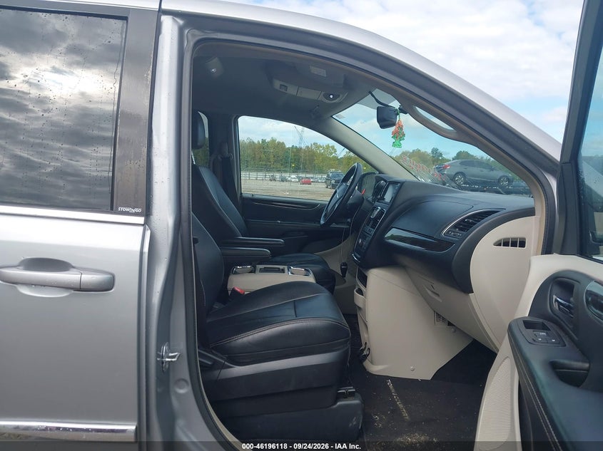CHRYSLER TOWN & COUNTRY 2014 VIN 2C4RC1BG3ER292500