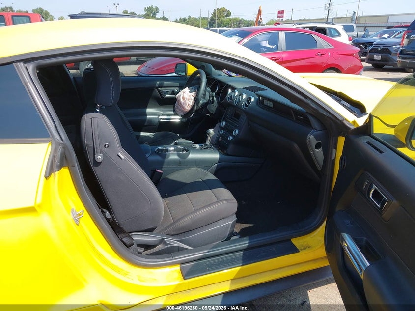 FORD MUSTANG - zdjęcie 5
