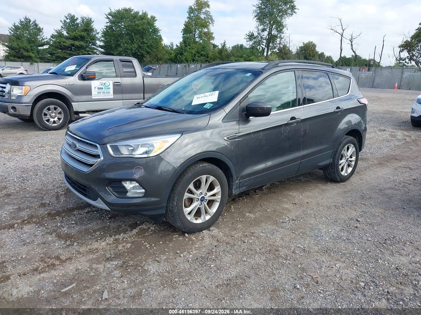 Vin: 1fmcu0gd7jua92627, lot: 46696281, ford escape se 20182