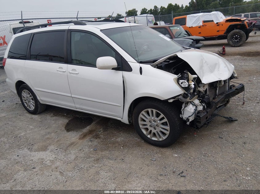2010 Toyota Sienna XLE