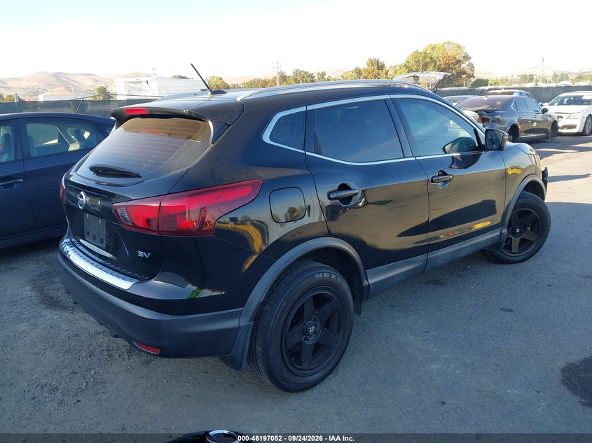 Vin: jn1bj1cp1jw188176, lot: 46696936, nissan rogue sport sv 20184