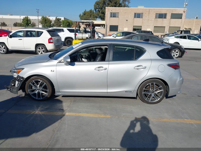 LEXUS CT 200H - zdjęcie 15