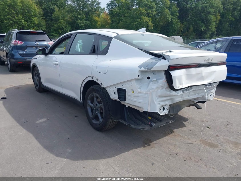 Vin: 3kpft4de0se172991, lot: 46697012, kia k4 lxs 20253