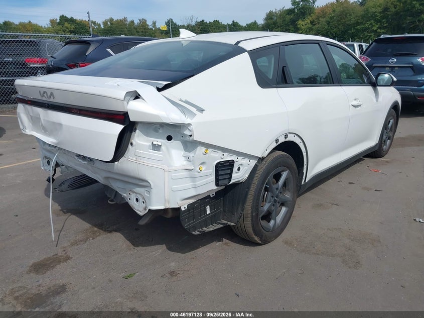Vin: 3kpft4de0se172991, lot: 46697012, kia k4 lxs 20254