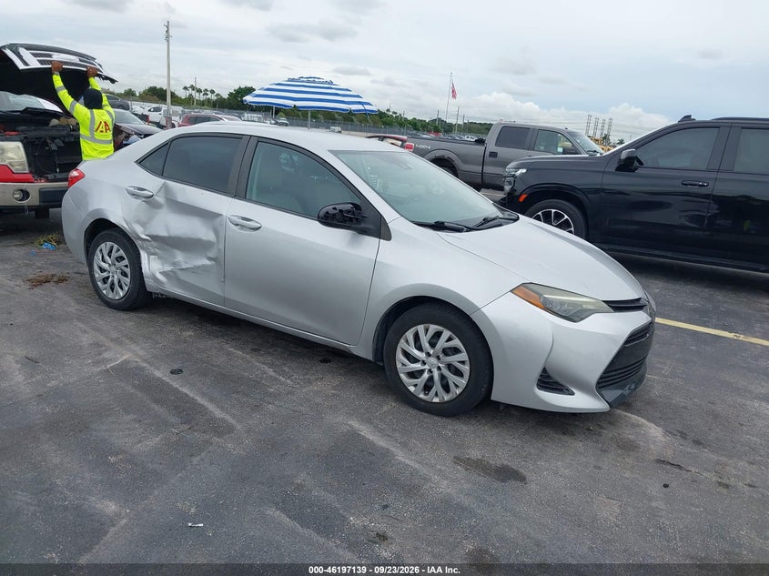 Vin: 5yfburhe1jp778283, lot: 46697023, toyota corolla le 2018 img_1