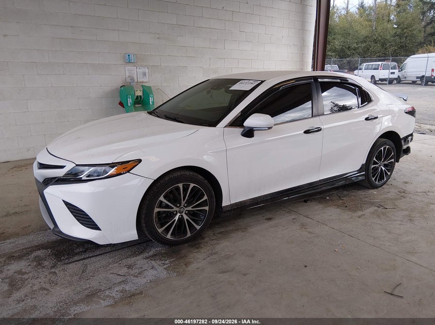 2018 Toyota Camry Se, Rear, IAAI, VIN JTNB11HK0J3072989 — photo 2