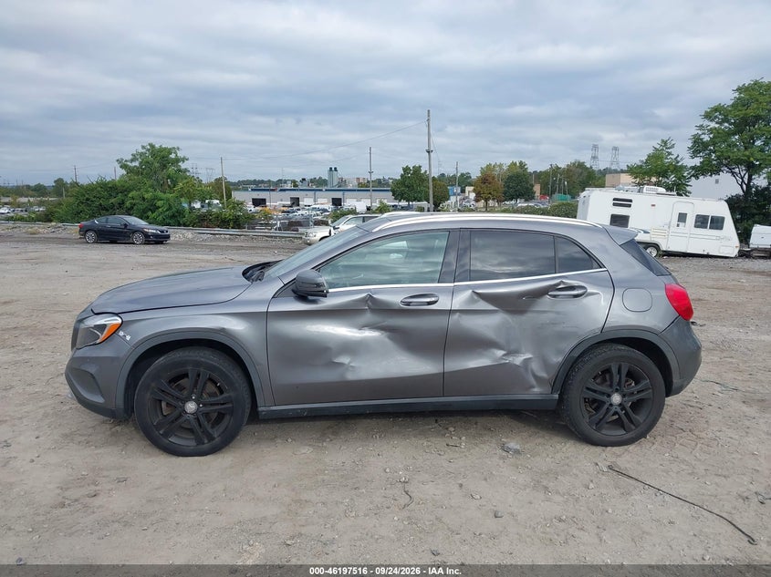 MERCEDES-BENZ GLA 250 - zdjęcie 14