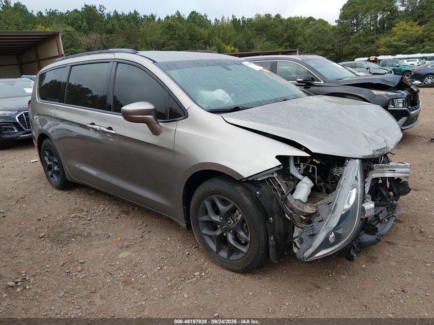 Vin: 2c4rc1bg0jr158747, lot: 46697823, chrysler pacifica touring l 2018 img_1