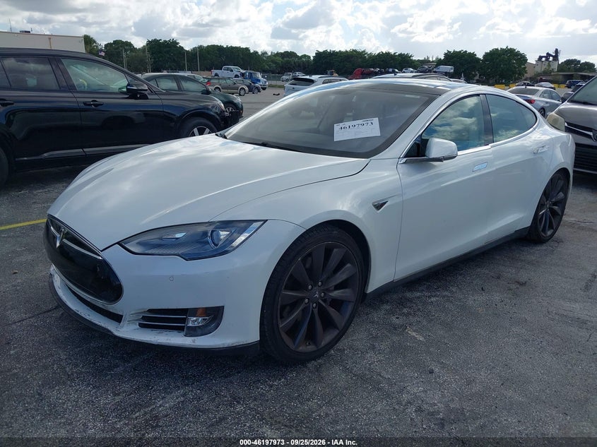 Vin: 5yjsa1dp4dfp25885, lot: 46697857, tesla model s performance 20132