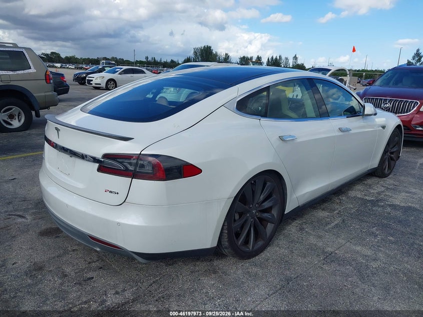 TESLA MODEL S 2013 VIN 5YJSA1DP4DFP25885