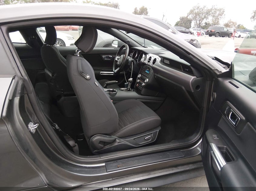 2016 FORD MUSTANG auction photo 5
