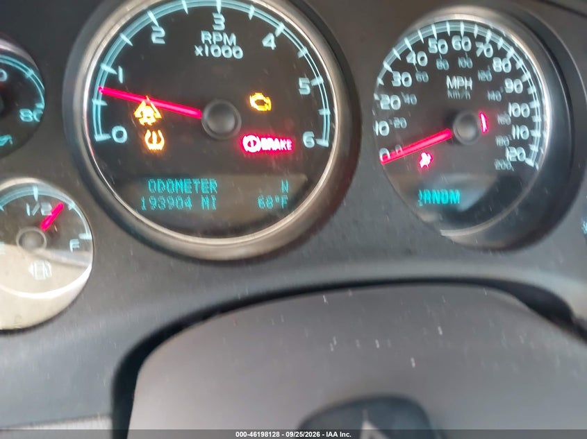 CHEVROLET SUBURBAN 2011 VIN 1GNSKJE30BR222863