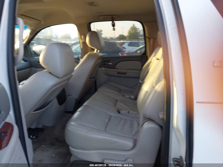 CHEVROLET SUBURBAN