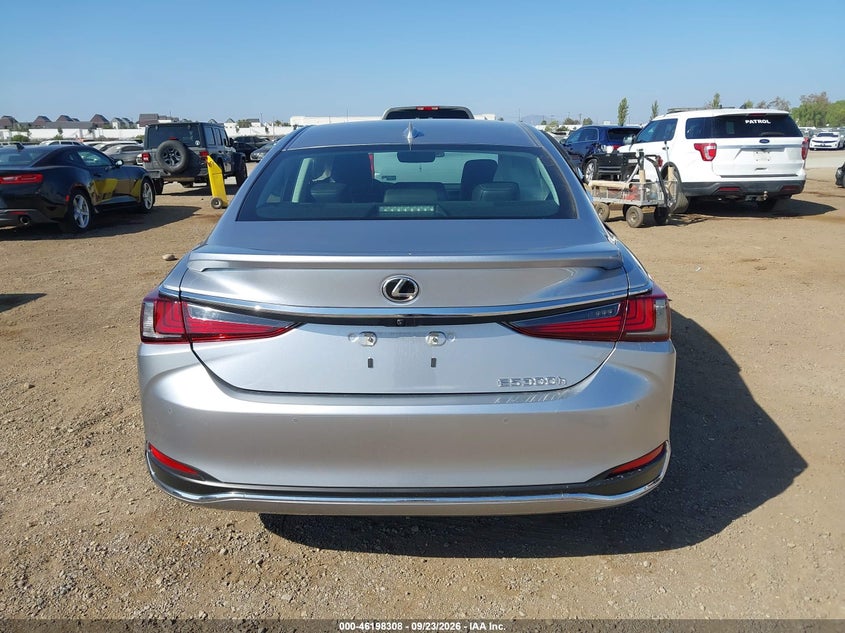 LEXUS ES 300H - zdjęcie 16