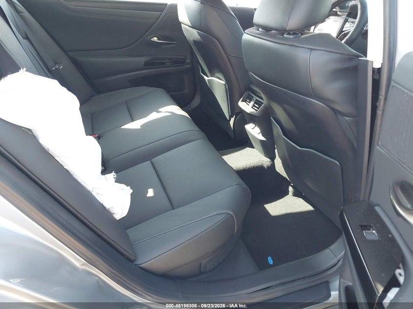 LEXUS ES 300H - zdjęcie 8