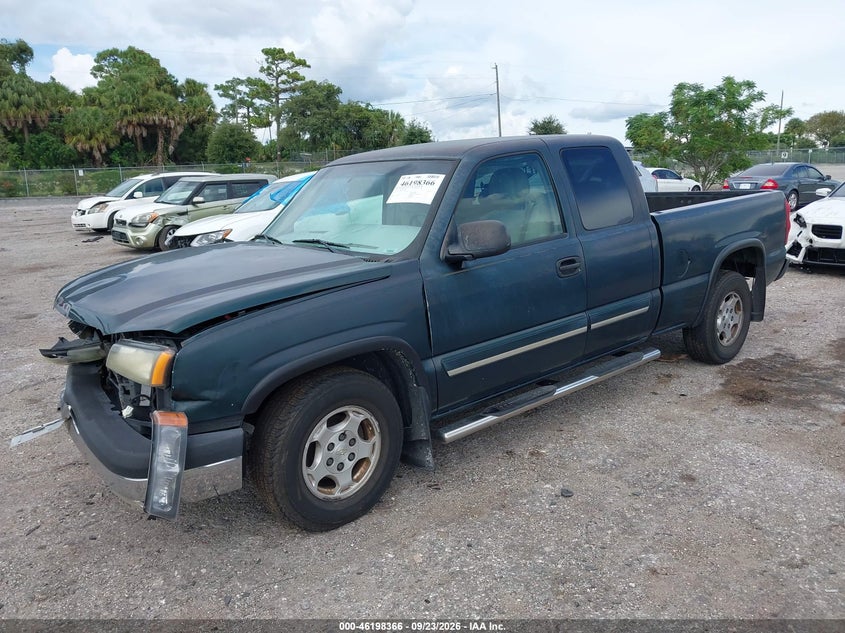2004 Chevrolet Silverado 1500 Ls, Front & Rear, IAAI, VIN 2GCEC19V841343599 — photo 2