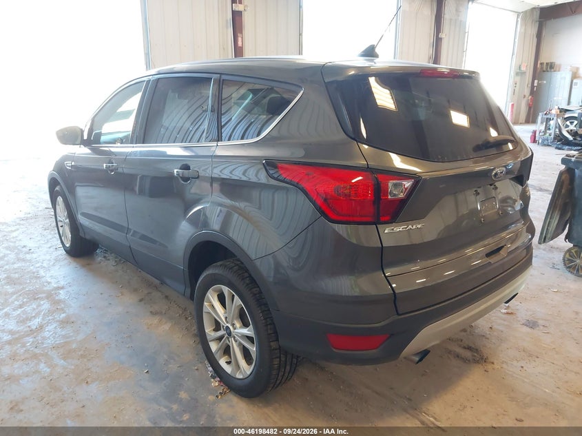 Vin: 1fmcu9gd4kua98570, lot: 46698366, ford escape se 20193