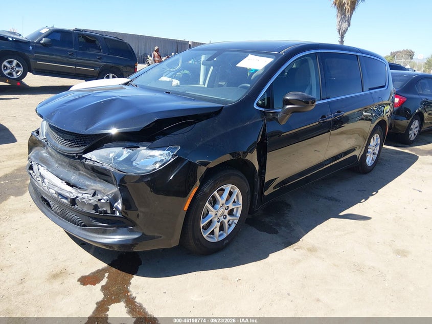 Vin: 2c4rc1cg1nr102966, lot: 46698685, chrysler voyager lx 20222